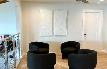 Newly Renovated 4B, 2.5 bath Lakefront home with South Grand Lake Views and dock - Foto 32