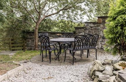 Stunning Barn Conversion with HOT TUB and ALPACAS - Ty Cerrig Barn - Photo 41