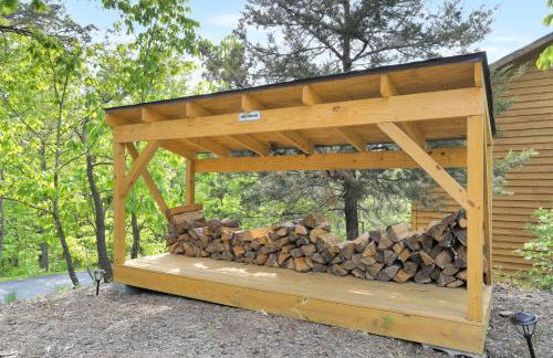 Lazy Basye Shenandoah Cabin with Hot Tub, Sleeps 10 - Foto 11