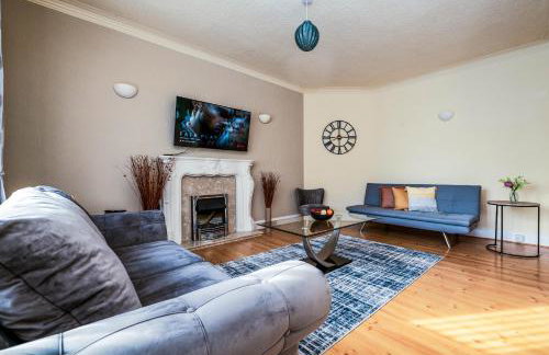 Spacious Apartment - Parking - Sleeps 5 - Foto 4