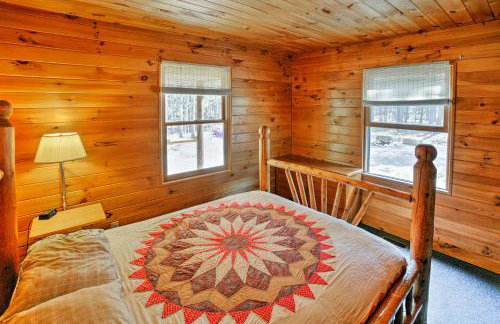 Private South Boardman Cabin on 10 Forest Acres! - Foto 10