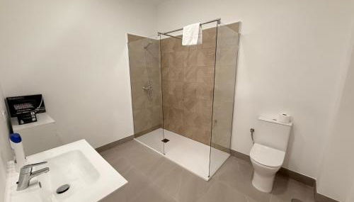 Modern Comfort in Madrid 2BR Gem - Photo 3