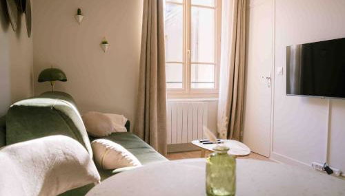 Le Duc d'Anjou Classé 3 étoiles Confort & Charme au cœur de ville - Foto 4