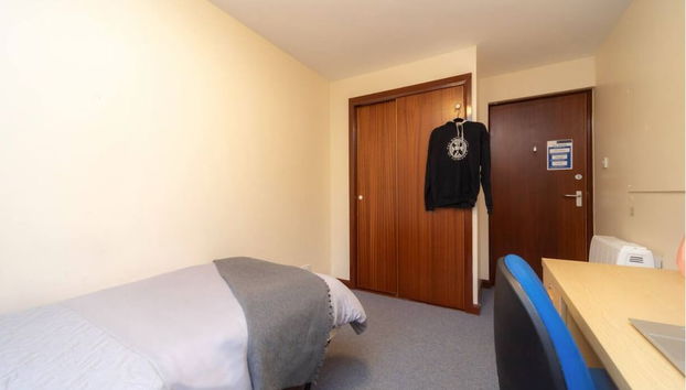 JOIVY Inviting flat near Edinburgh Castle - Adults Only - Foto 4, Habitación