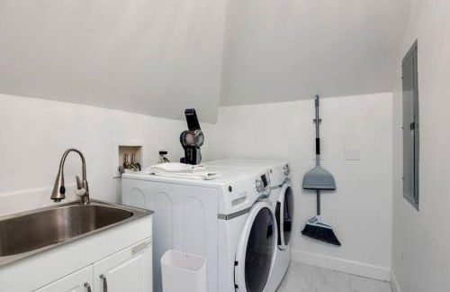 Lumber Barons Detroit Brush Park Penthouse 3BR 2 Kings 1 Queen 2 Baths 1 Car Garage - Photo 43