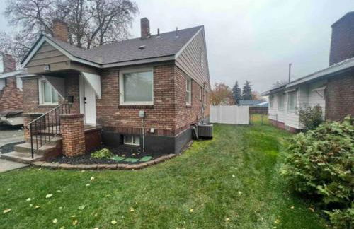 Charming Brick Home with bonus space & foosball - Foto 41