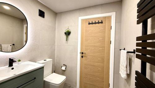 Detached Modern Flat 8 Min Walk to Pudsey Station - Foto 4, towels, Shower