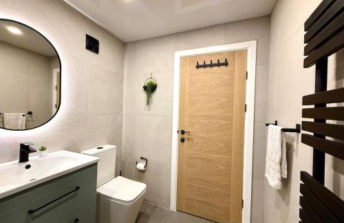 Detached Modern Flat 8 Min Walk to Pudsey Station - Foto 4