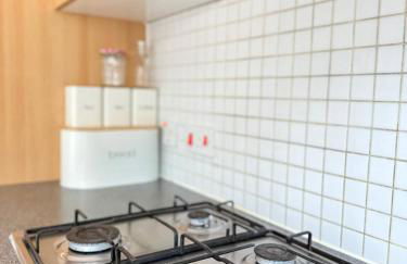 Muirhouse 2BR Apartment with Free Parking - Foto 6