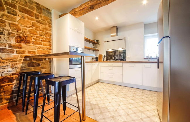 Quietly Located Farmhouse L'echappee Belle - Photo 11