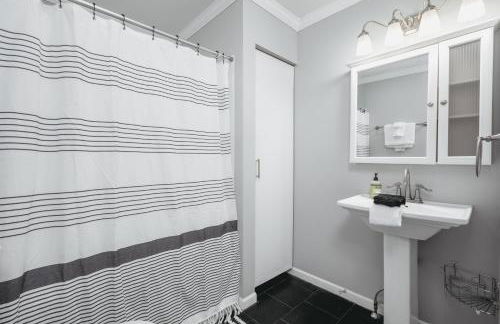 Pet Friendly 3BR 3BA Home near Traverse City with Game Room and Fenced Yard - Foto 11