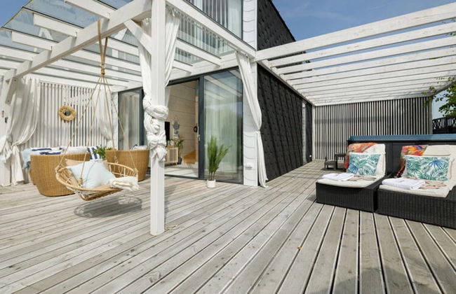 House With a Huge Terrace and a Whirlpool Bathtub - Photo 17