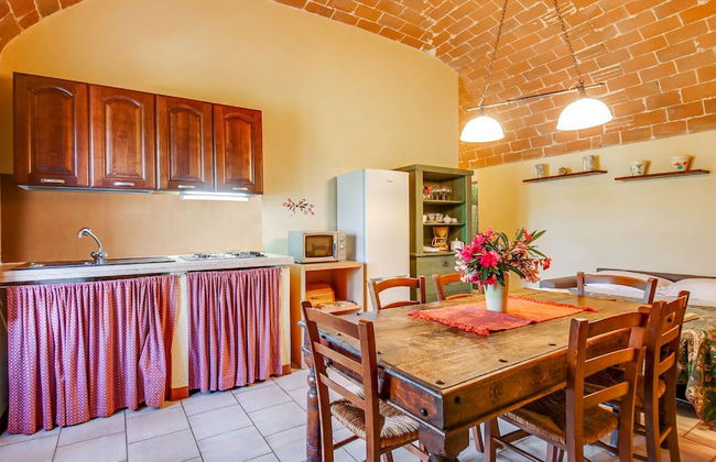 Farmhouse in Montescudaio with Shared Pool near Sea & Park - Foto 9