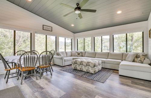 Hot Tub and Dock Beachfront Oasis in Stockholm! - Foto 3