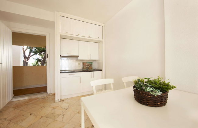 Studio in Marbella With Beachfront Pool - Photo 13