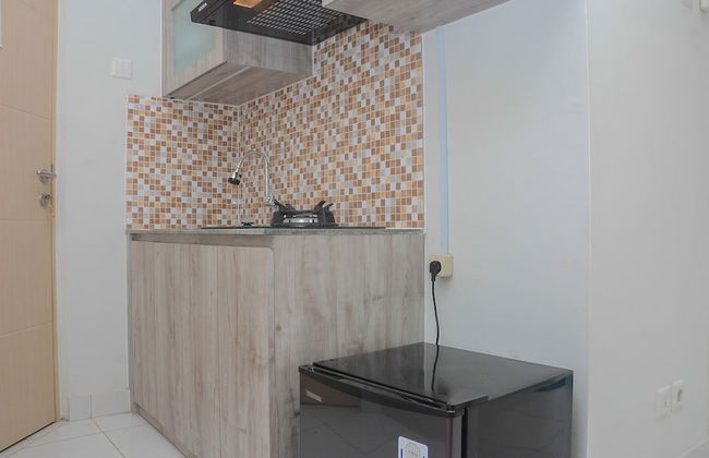 Comfy and Minimalist Studio at Amethyst Apartment - Photo 7