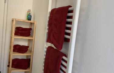 Für Gruppen und Familien - große Ferienwohnung Nähe Stadtpark, 4 Schlafzimmer, 2 Bäder, Terrasse, Parkplatz - Foto 32