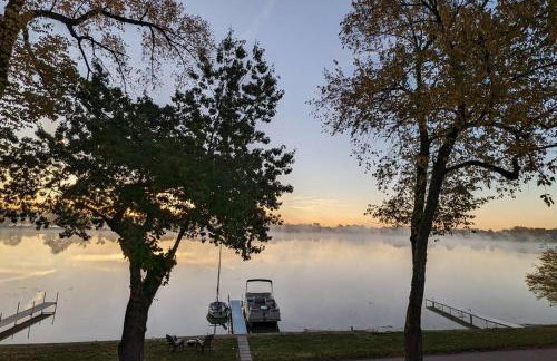 Cozy cottage on peaceful lake - Foto 27