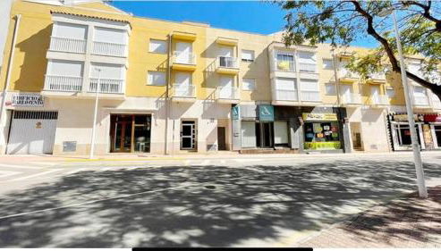 Apartamento en el Edificio Barlovento, situado en el centro de Alcossebre, a 150m del mar - Photo 2