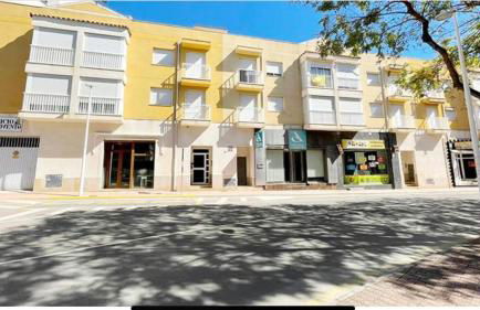 Apartamento en el Edificio Barlovento, situado en el centro de Alcossebre, a 150m del mar - Photo 2