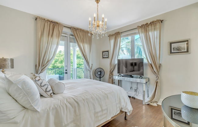 Luxury Home Villa D' Amore Southern Florida Paradise Sleeps 10 5 Bedroom Villa by RedAwning - Foto 10