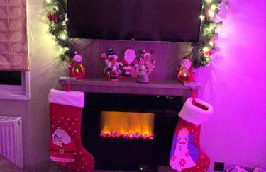 Logi-Bear Lodge with Hot Tub - Photo 25