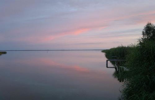 Waterfront Bliss for 2 Guests - Foto 8