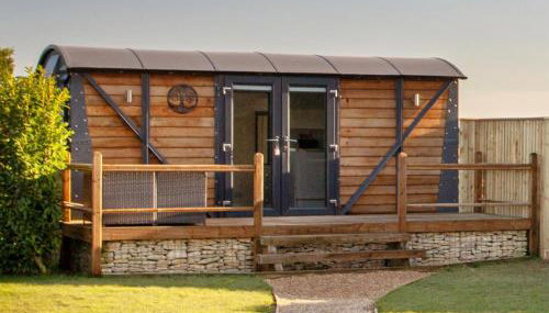Yew Lodge - Shepherd's Hut Railway Carriage with "Hot Tub" - Sleeps 4 - Escape Completely! - Foto 2, Garden