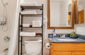 Cozy and Secure 3-Bedroom, 2-Bath Unit with 6 Beds and Beautiful Bay View - Foto 17