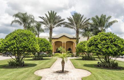 Spacious Vacation Home with Pool & Jacuzzi Near Disney - Foto 55