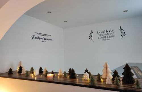 La Loge en Or - Parking public - Triplex - Proche centre et autoroute - Foto 17