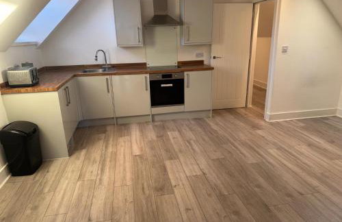 Epsom High Street Apartment 9 - Photo 3