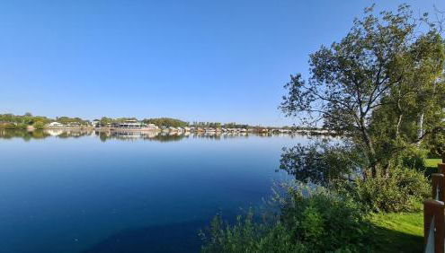 Tattershall Lakeside Lodge Indulgent wheelchair accessible 8 berth with Hot Tub - Foto 3