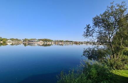 Tattershall Lakeside Lodge Indulgent wheelchair accessible 8 berth with Hot Tub - Foto 3