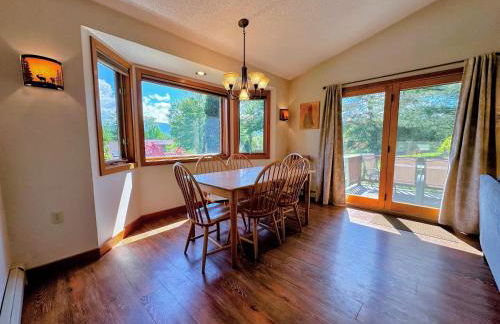 FC44 Renovated 3bed 3bath Forest Cottage AC views yard fast wifi Walk to skiing - Foto 17