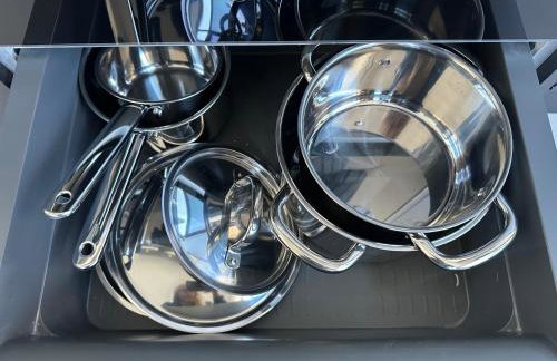 The Secret Agent Apartment - Brought to you by Coastline Retreats - Brand New - 2 mins walk to Beach - Childrens play den - Pool Table - Time Crisis Arcade Machine - Foto 9