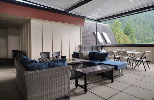 Breathtaking Bliss 2BR Penthouse - Photo 28