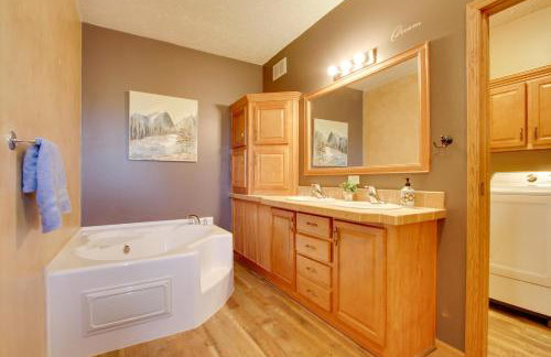 Spacious Canyon Ferry Lake House with Bar and Views! - Foto 15