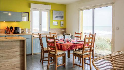 Nice Home In Pirou With House Sea View - Foto 5