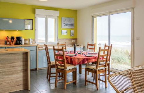 Nice Home In Pirou With House Sea View - Foto 6