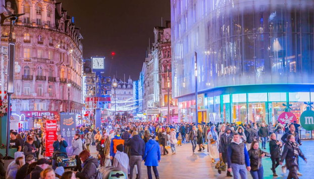 Paseo nocturno por el Londres actual - Foto 4, Una calle en Leicester Square