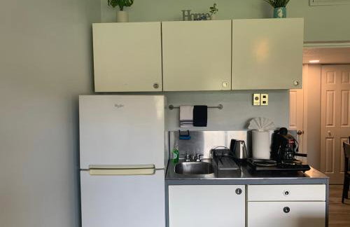 Walk to the beach, Studio, with Pool and FREE Parking - Foto 21