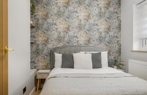 Milton Keynes 3BR, Stylish Home, Sleeps 5, Families Stays, Parking , Fast WiFi - Foto 3