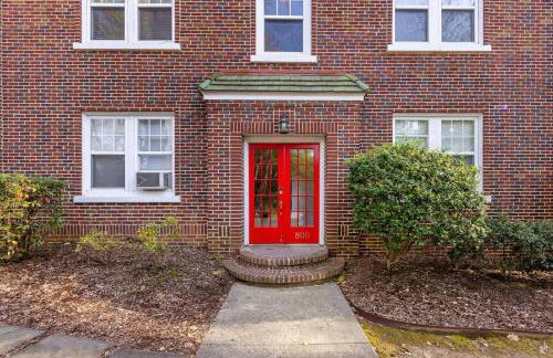Chic Comfortable 2BR with Porch near Dilworth - Foto 29