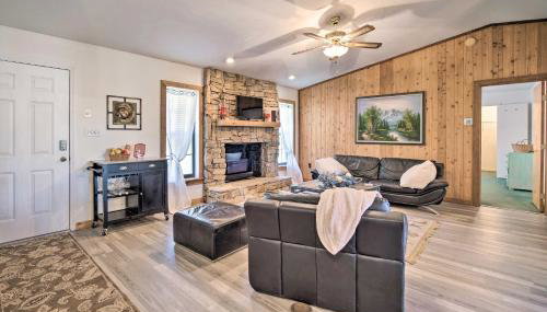 Private Dock Lake Rousseau Retreat! - Foto 3