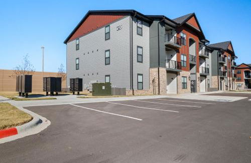 Modern King BR, Sectional, Pool, Gym, Near U of A - Foto 45