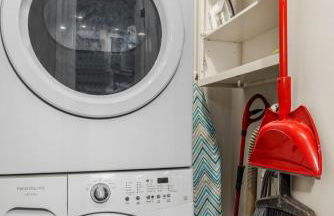 Walk to Forest Park Euclid Fire Pit Porch Swing - Foto 39