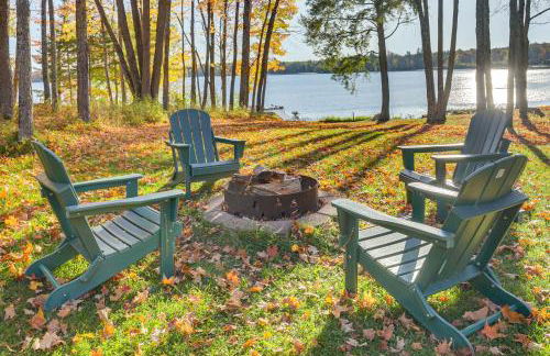 Private Dock, BBQ Ready Lakefront Fifield Home! - Foto 3