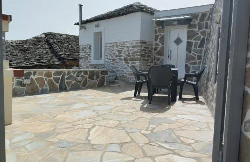 Tsonos Home - Photo 2