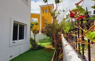 House with a tropical garden - Foto 18